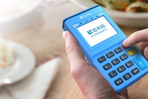 拉卡拉POS机国庆大假到账通知